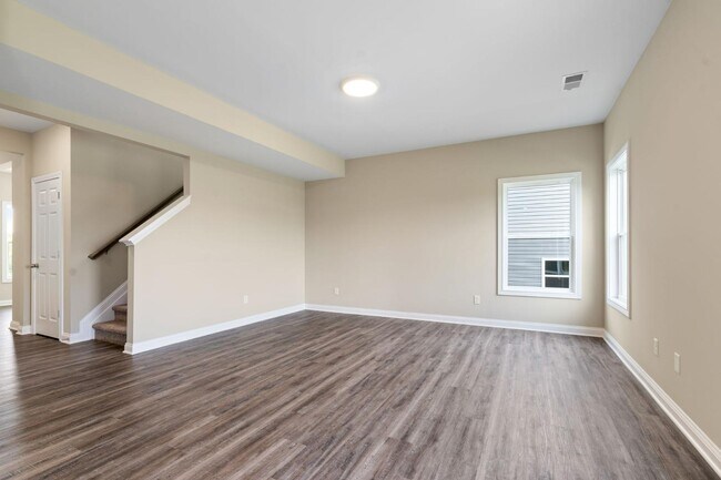 Building Photo - 916 Camden Ct