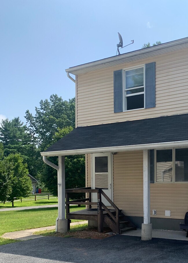 Primary Photo - 237 Reservoir Rd