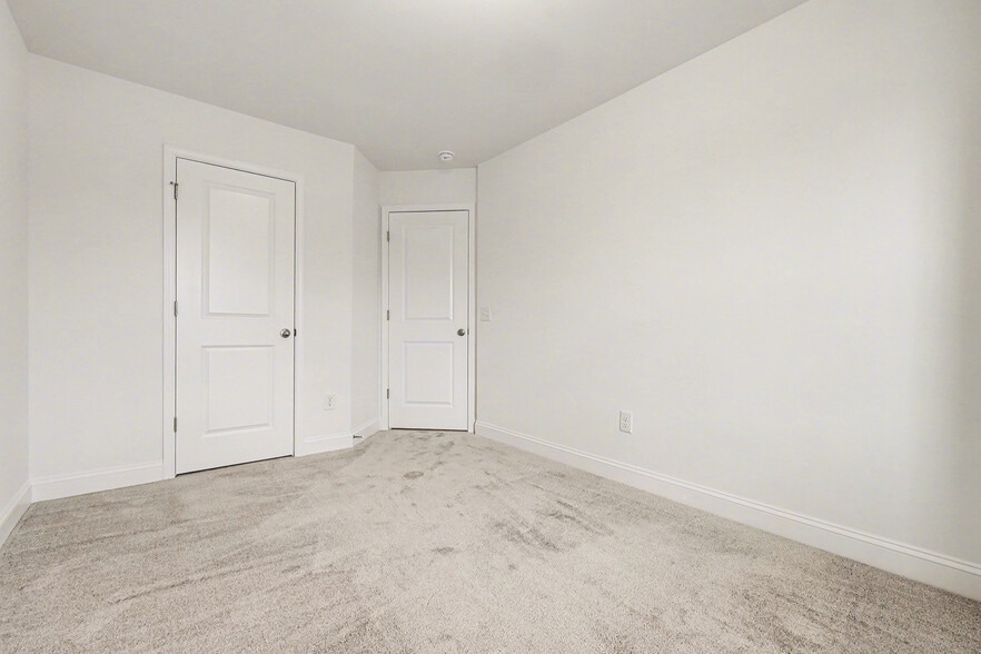 Building Photo - 2915 Herringbone Rd