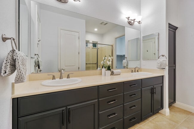 Building Photo - 1631 Chianti Ln