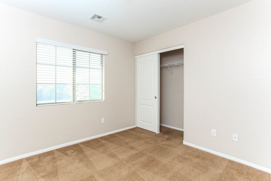 Building Photo - 10436 Scotch Elm Ave