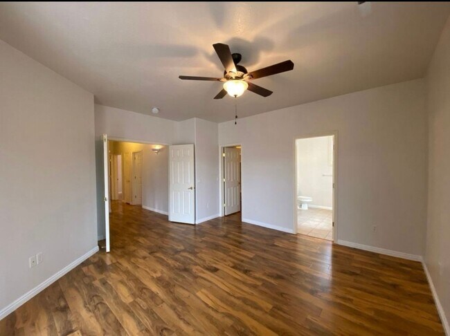 Building Photo - SPACIOUS HOME FOR RENT IN CORAL CANYON