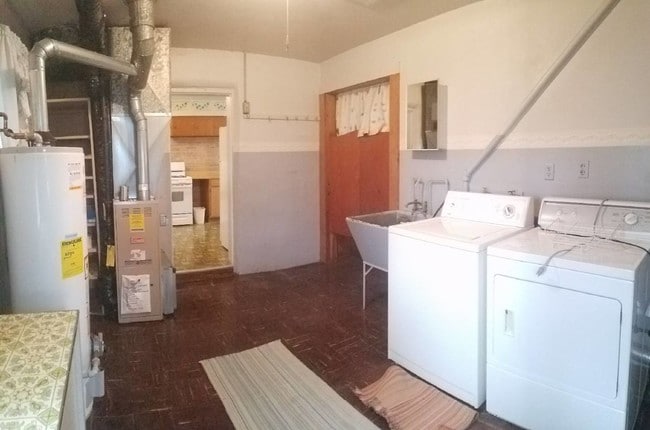 Building Photo - 106 Block St