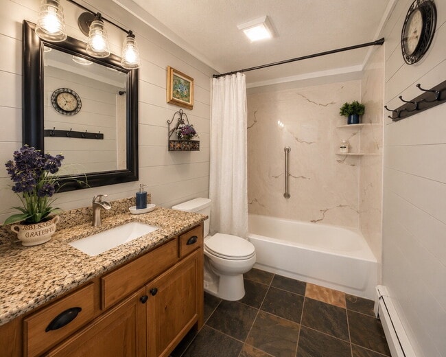 Building Photo - Caretaker Rental Opportunity – Fully Furnished Home in Historic Spring City