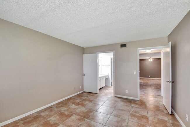 Building Photo - 3531 Tall Pine Way