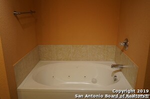 Building Photo - 9923 Amber Ledge