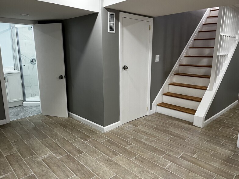 Building Photo - 280 S Boulevard