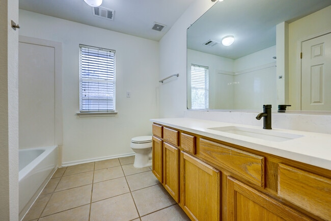 Building Photo - 804 Windsor Hill Dr