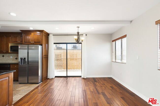 Building Photo - 1146 Hacienda Pl