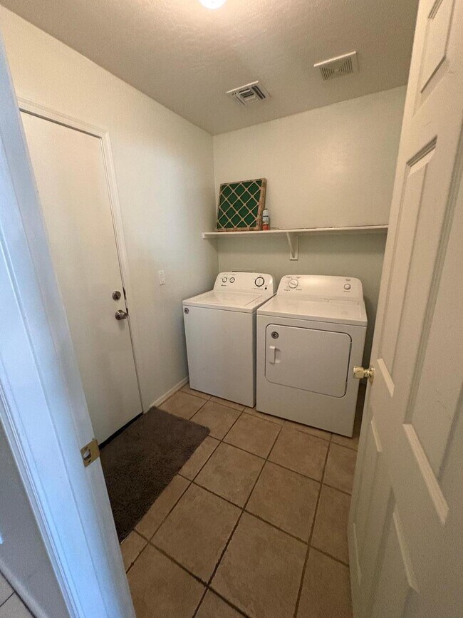 Building Photo - 582 S 152nd Ln