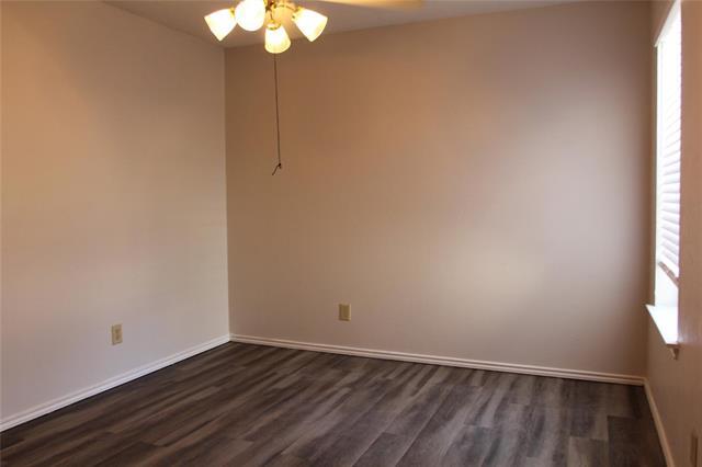 Building Photo - 2512 Glenmore Dr