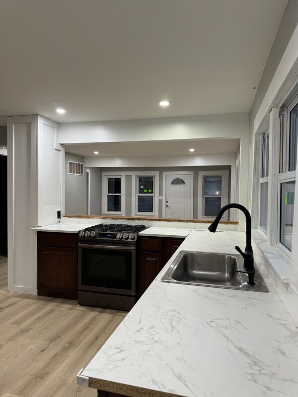 Building Photo - 7584 Hudson Ave