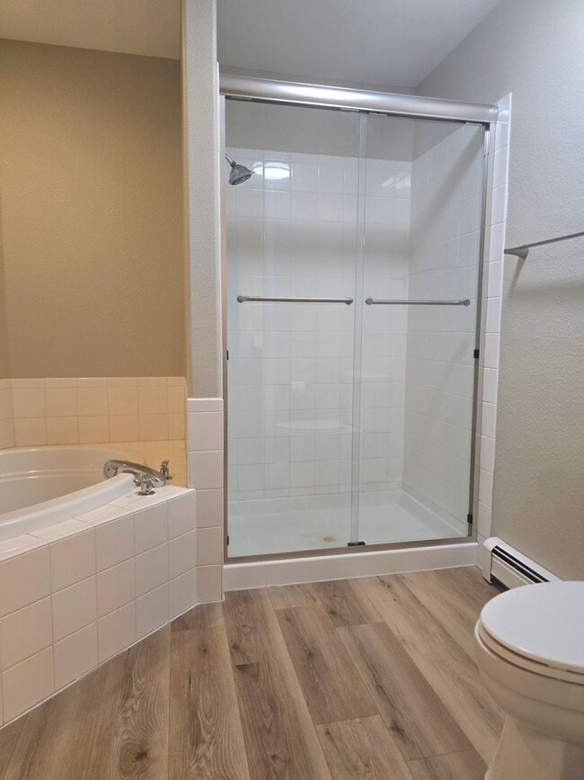 Building Photo - Don't miss this three bed two bath with a view!