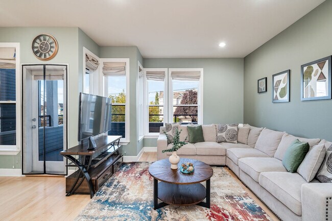 Building Photo - 4224 Francis Ave N