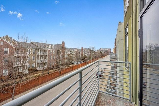 Building Photo - 614 Tennessee St