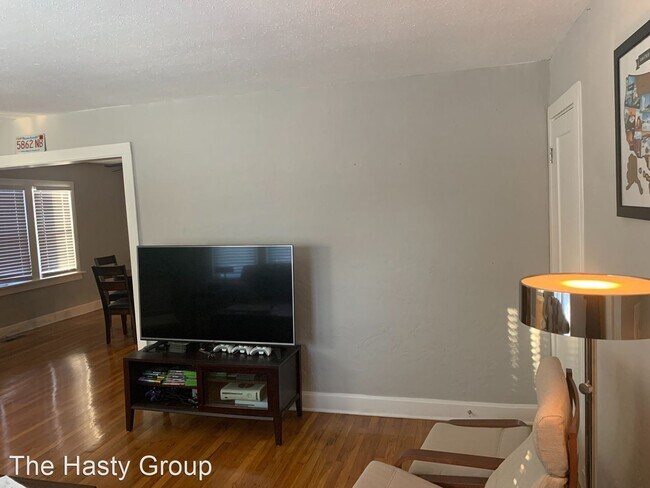Building Photo - 2 br, 1 bath House - 4236 Holly, Unit A