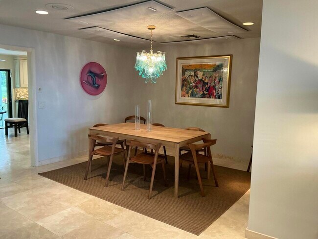 Building Photo - 4559 S Lake Dr