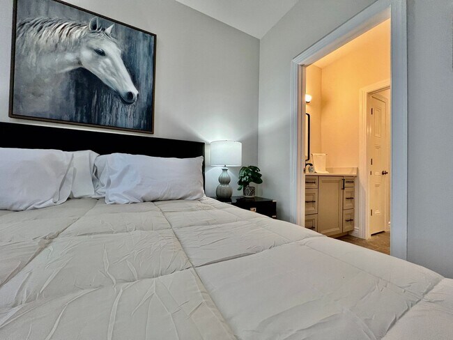 Building Photo - NEW, big, beautiful, Executive Home Liberty Twp