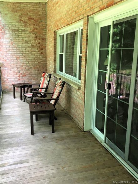 Building Photo - 305 S Brooksvale Rd