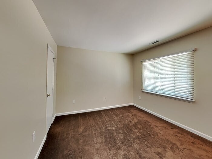 Building Photo - 6900 Duncroft Ln