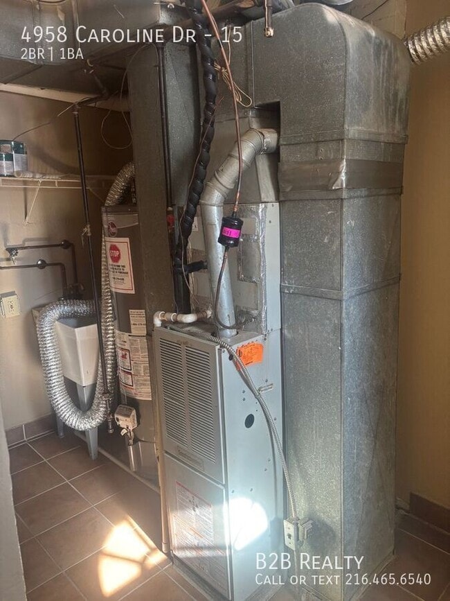 Building Photo - 4958 Caroline Dr