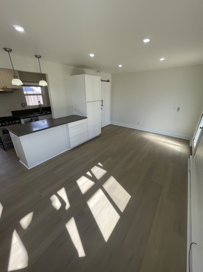 main room & kitchen - 324 S Freeman St