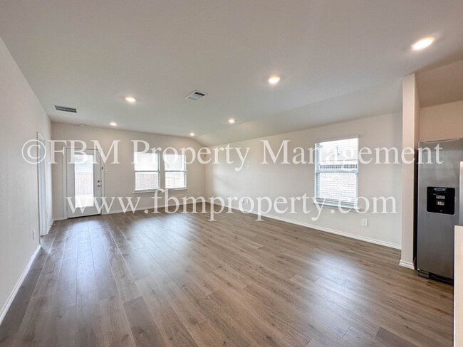 Building Photo - 864 Keystone Ct