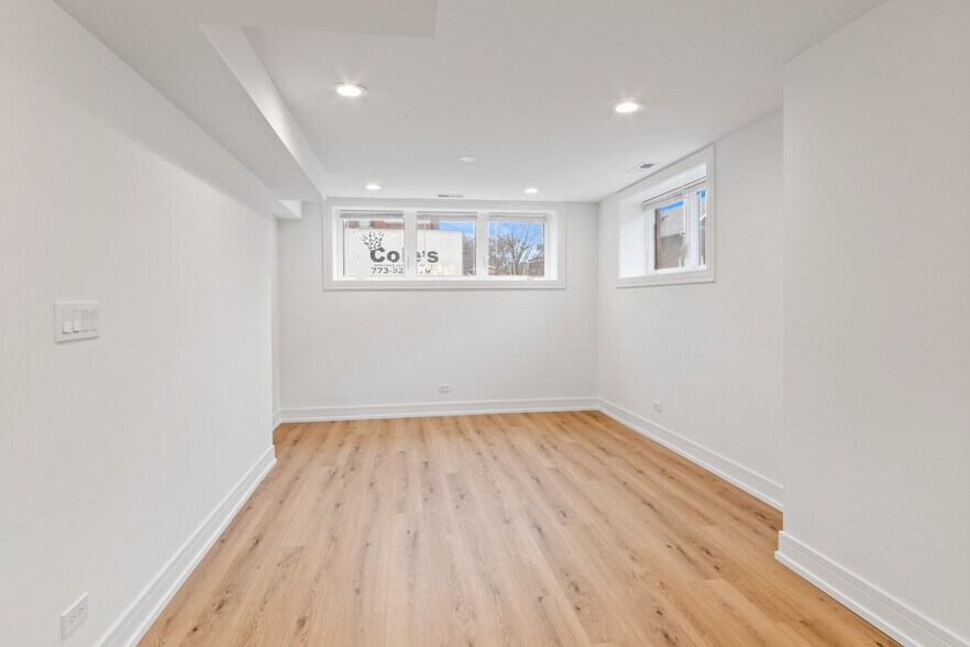 Building Photo - 3605 N Bell Ave