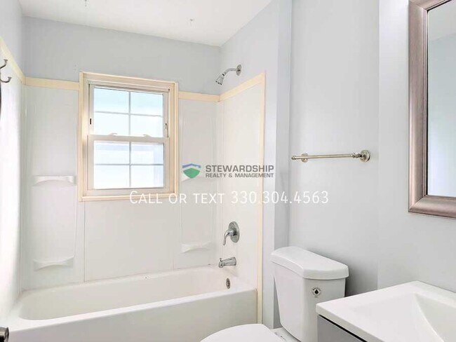 Building Photo - 1414 16th St NW