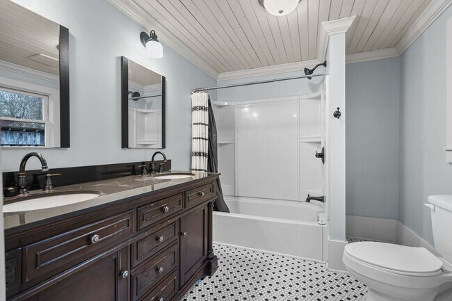 Building Photo - 251 Cheatham Springs Rd