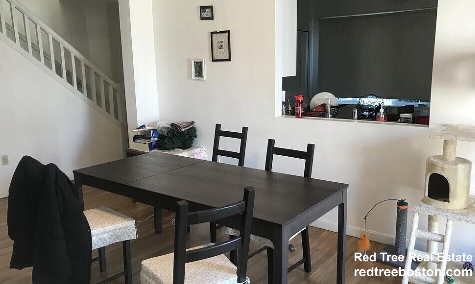 Building Photo - 7 Etna St