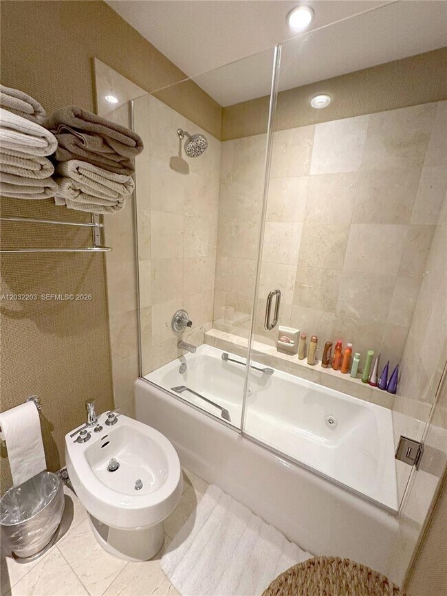 Building Photo - 888 Brickell Key Dr