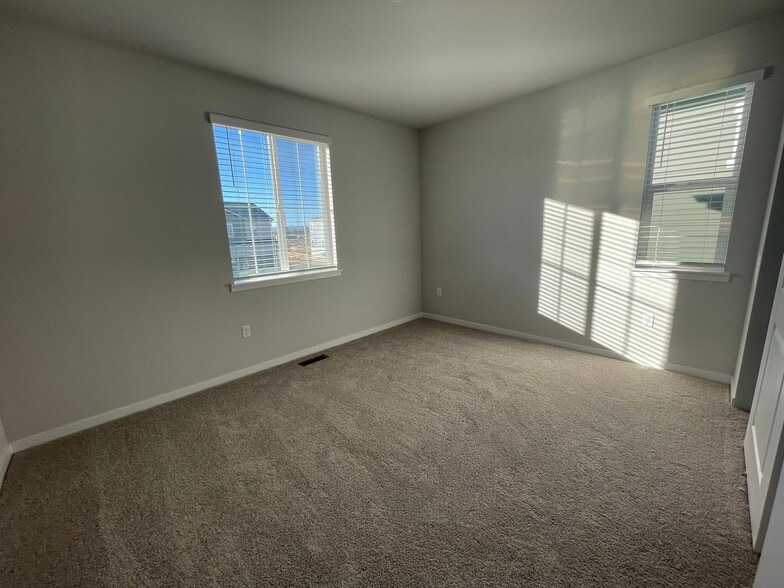 Building Photo - 1361 Brookfield Pl