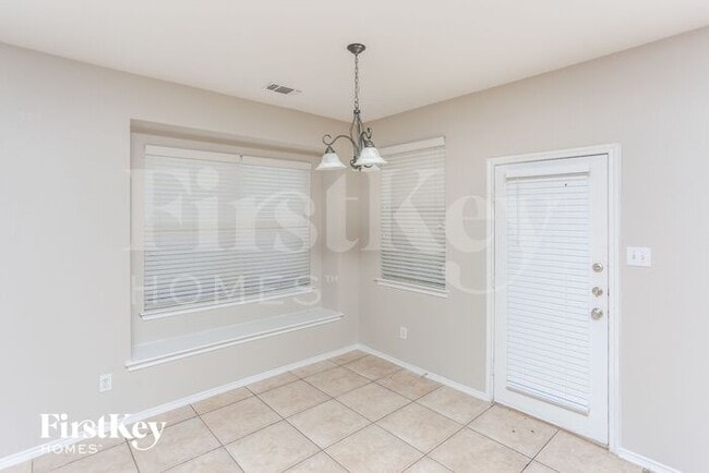 Building Photo - 5620 Old Orchard Dr