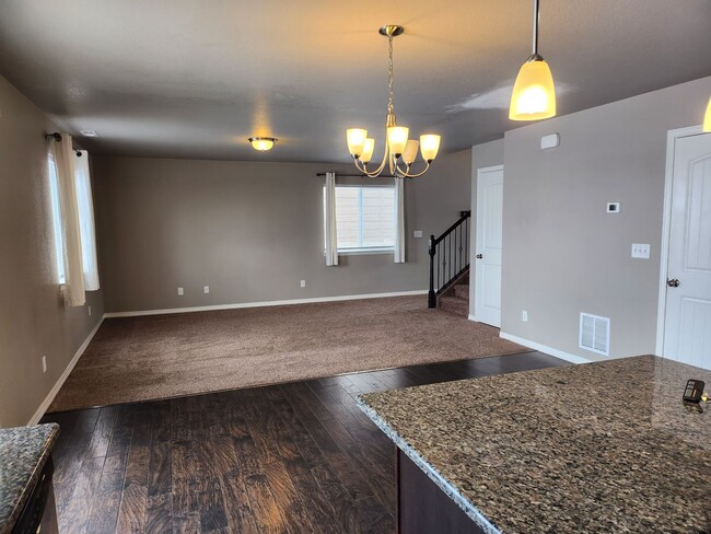 Building Photo - BEAUTIFUL 3BD HOME with A/C in TRAILS at F...