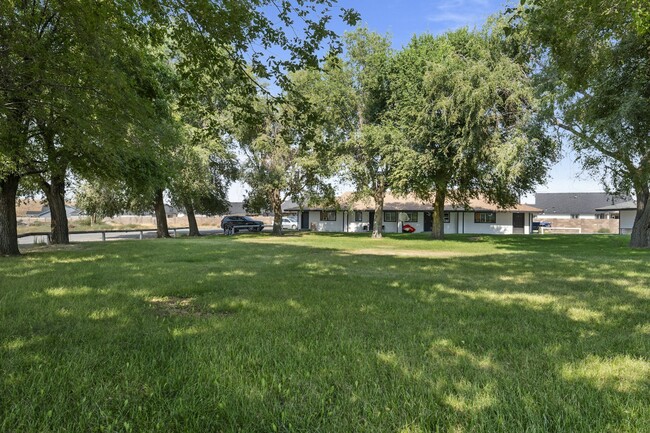 Building Photo - 4278 Grape Dr NE