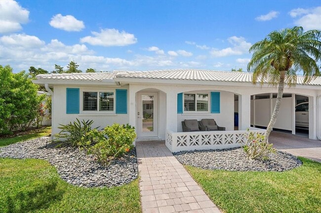 Building Photo - 706 Spanish Dr S