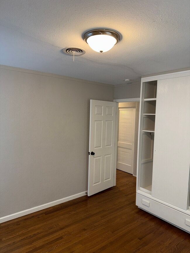 Building Photo - 4407 Diamondhead Dr