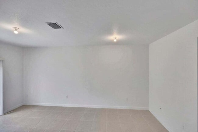 Building Photo - 29190 SW 163rd Ct