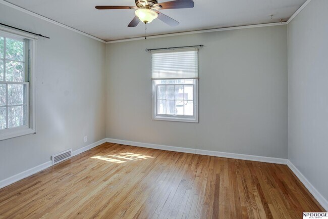 Building Photo - 5220 Mason St