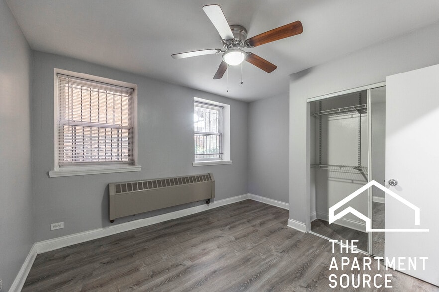 Building Photo - 4027 N Kenmore Ave