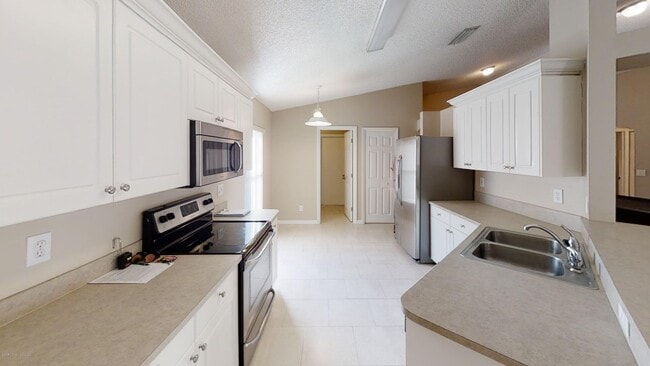 Building Photo - 2457 Deercroft Dr