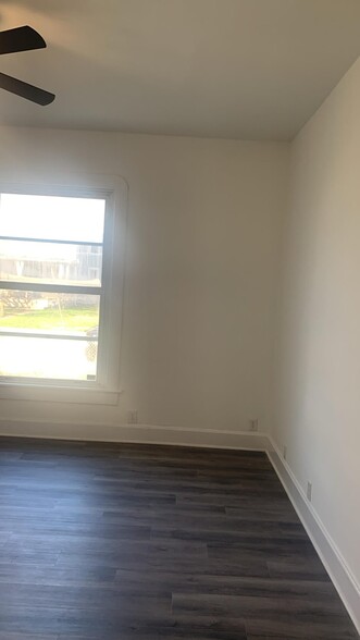 Building Photo - 1337 Barth Ave