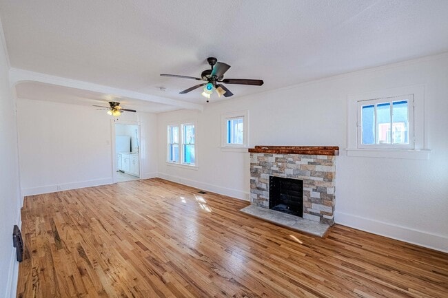 Building Photo - 720 Marquette Ave NW