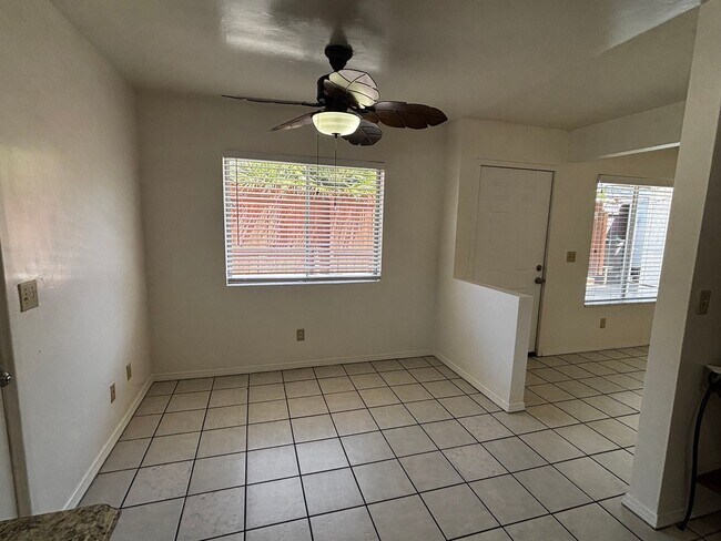 Building Photo - 735 Genevieve St