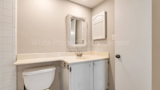 Building Photo - 6927 Stonington Ln