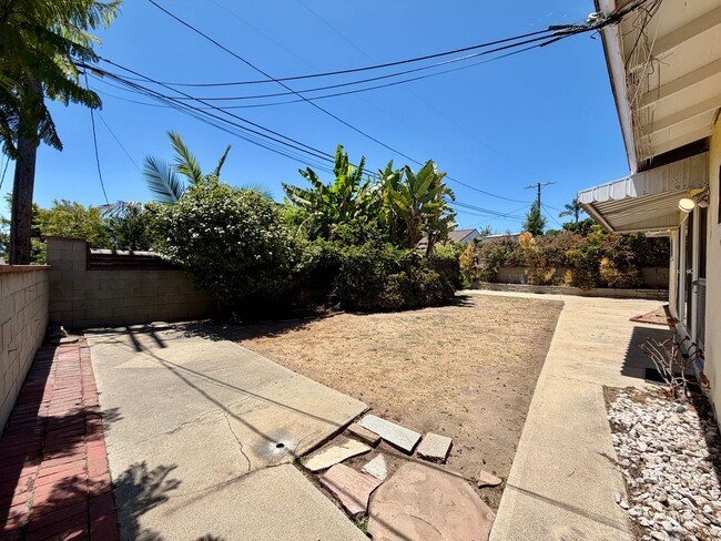 Building Photo - 7328 W 88th Pl