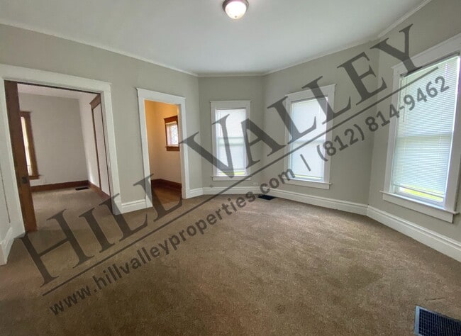 Building Photo - Three Bedroom Home