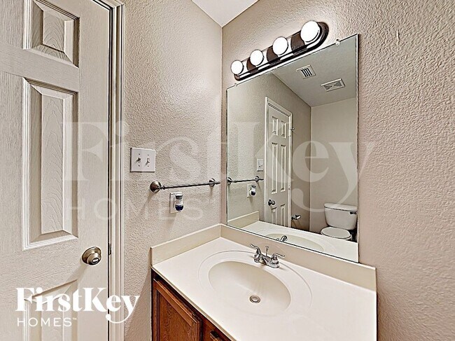 Building Photo - 12640 Shady Cedar Dr