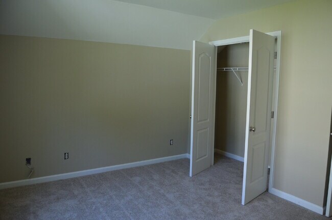 Building Photo - 60 Cobblestone Dr